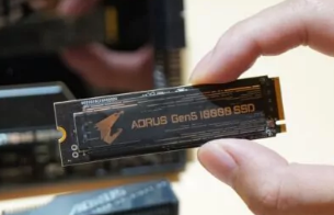 技嘉AORUSGen510000SSD AORUSStealth500DIYPC套件和大型AORUSSSD散热器