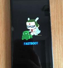 小米手机一直卡在fastboot是怎么回事？ 小米开机反复fastboot