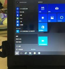 为什么win10关机了屏幕还亮着呢？ win10点关机后马上又亮了